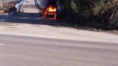 Çaycuma ilçesindeki olayda sürücü son anda alev topuna dönen araçtan