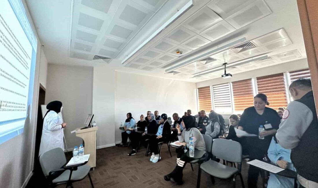 Adıyaman'da Kadın Doğum ve Çocuk Hastanesi'nde personellere 'Anne sütü ve