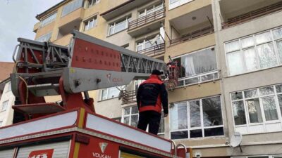Kastamonu'da apartman dairesinden silahla ateş açan ve kaçan şahıs, polis