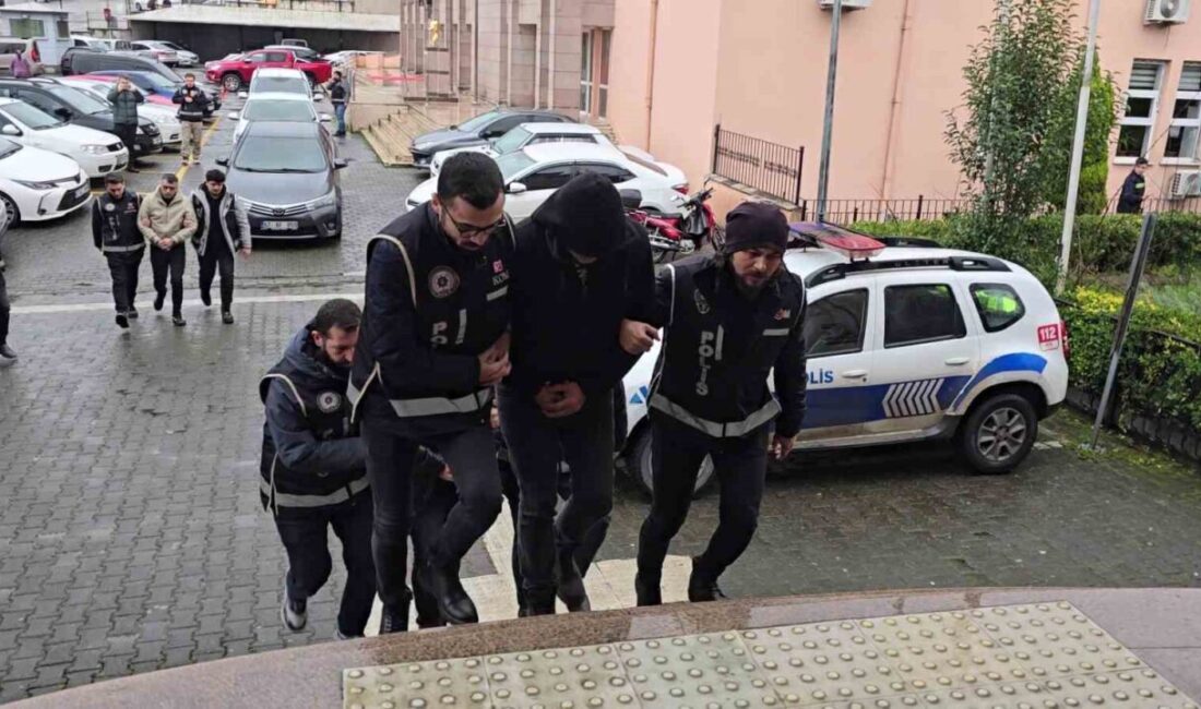 Polisin 4 aylık takibiyle düzenlenen tefeci operasyonunda kuyumcu tutuklandı Zonguldak'ta tefecilik suçlamasıyla adliyeye