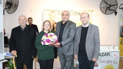 Zülal Kazak, Ressam Abdullah Taktak Ortaokulu'ndan mezun olduktan sonra ilk