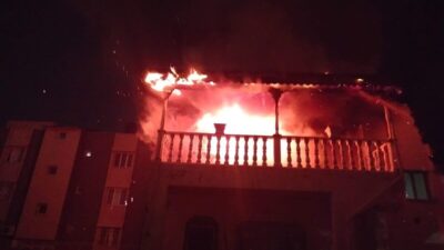 Reyhanlı ilçesinde çıkan ev yangını, hızlı bir müdahale ile itfaiye
