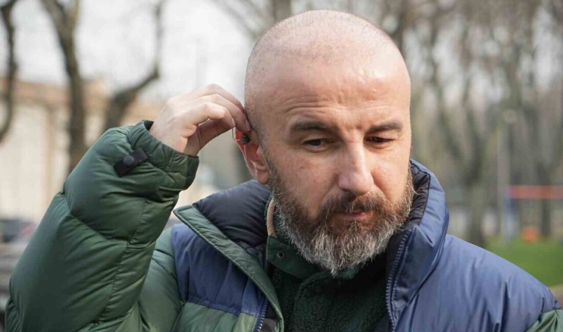 Bursa'da saç ektirmek için gittiği estetik merkezinde kulak zarı patlayan