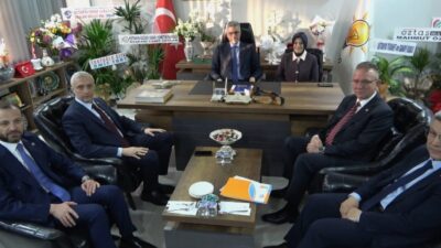Sağlık Bakanı Kemal Memişoğlu, AK Parti Kütahya İl Başkanlığı’nı ziyaret