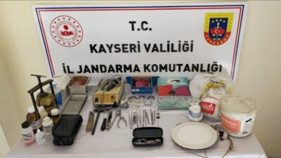 Kayseri'de diplomasız diş tedavisi yapan T.P. jandarma tarafından yakalandı. Sağlıkla