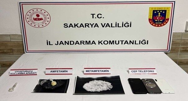 Sakarya’da uyuşturucu operasyonu: 2 tutuklama Sakarya'nın Karasu ilçesinde jandarma