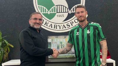 Sakaryaspor, Iğdır FK'dan golcü oyuncu Ömer Şişmanoğlu'nu transfer etti. Yeşil-siyahlılar