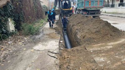 Salihli'nin Yeşilyurt Mahallesi'nde yağmur suyu hattı döşeme çalışması sayesinde taşkın