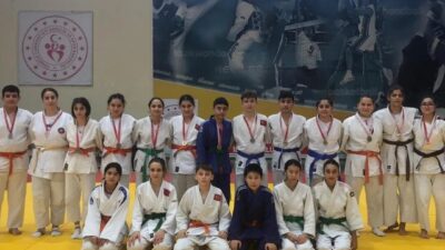 Salihli ilçesinin yıldız judocuları Manisa Okul Sporları Judo Yıldızlar İl