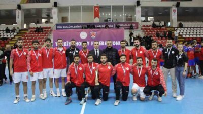 Gaziantep Polisgücü, Nevşehir Belediyesi'ni 5-1 yenerek Salon Hokeyi Erkekler Süper