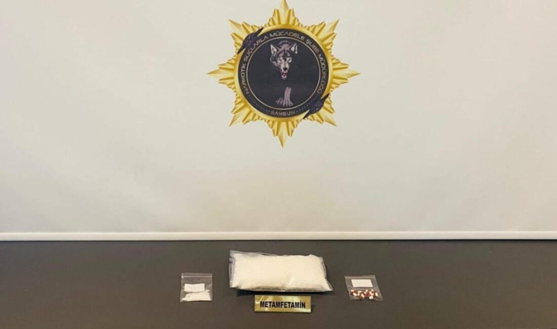 Samsun'da yapılan aramalarda Z.M.D.'nin aracında ve evinde 1 kilo 30