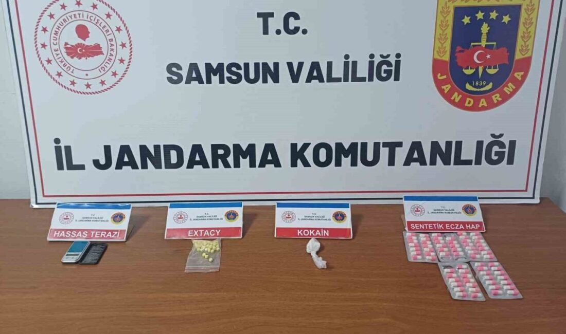 Samsun'da jandarma ekipleri tarafından uyuşturucu ticareti yapan Ö.F.M., İ.E. ve