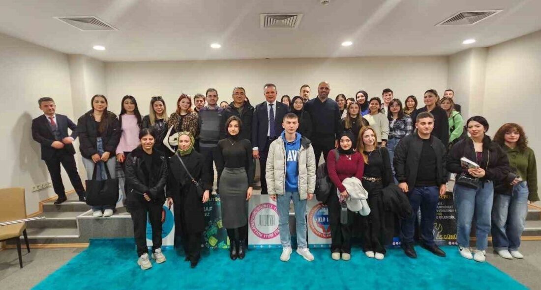 Samsun İl Ticaret Müdürlüğü, Samsun Üniversitesi'nde düzenlediği panelde öğrencilere tüketici