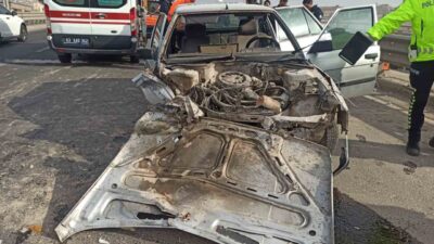 Şanlıurfa'da meydana gelen kaza sonucu bariyerlere çarpan otomobildeki N.D. ve
