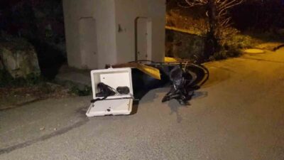 Sarıyer'de otomobil ile motosikletin kafa kafaya çarpıştığı kazada, motosiklet sürücüsü