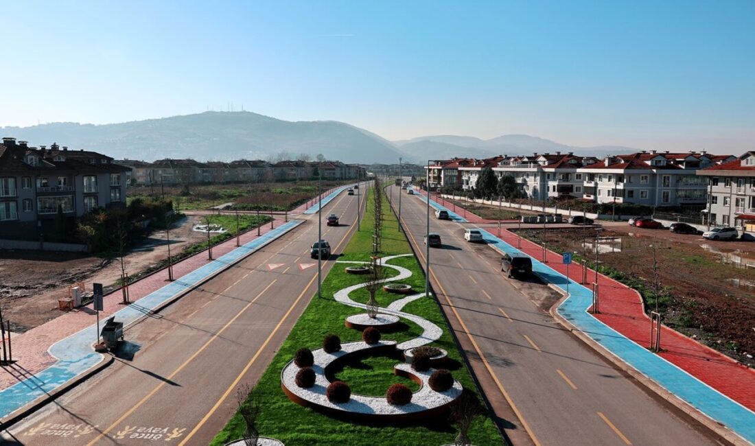 Şehirde asfalt atağı: 66 kilometre 222 bin ton asfaltla yenilendi Sakarya Büyükşehir Belediyesi, 2024