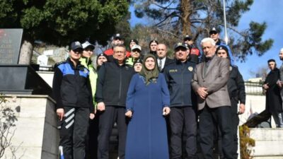 Zonguldak Emniyet Müdürlüğü, şehit Polis Memuru Haşim Kayık'ı kabri başında
