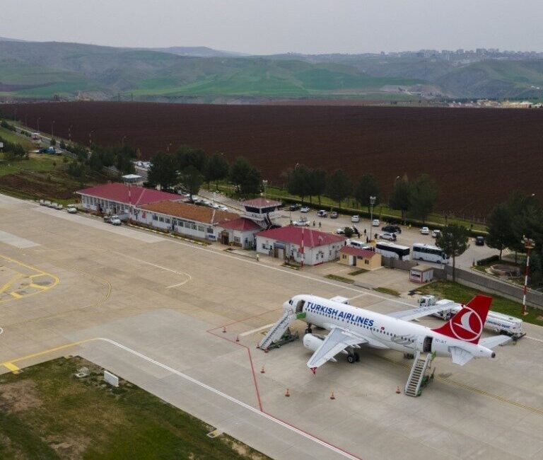 Siirt Havalimanı'nın 2024 istatistiklerine göre yolcu sayısı 72 bin 105,