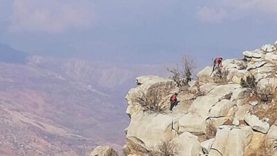 Siirt'te mahsur kalan 3 keçi, AFAD ekipleri tarafından 4 saatlik