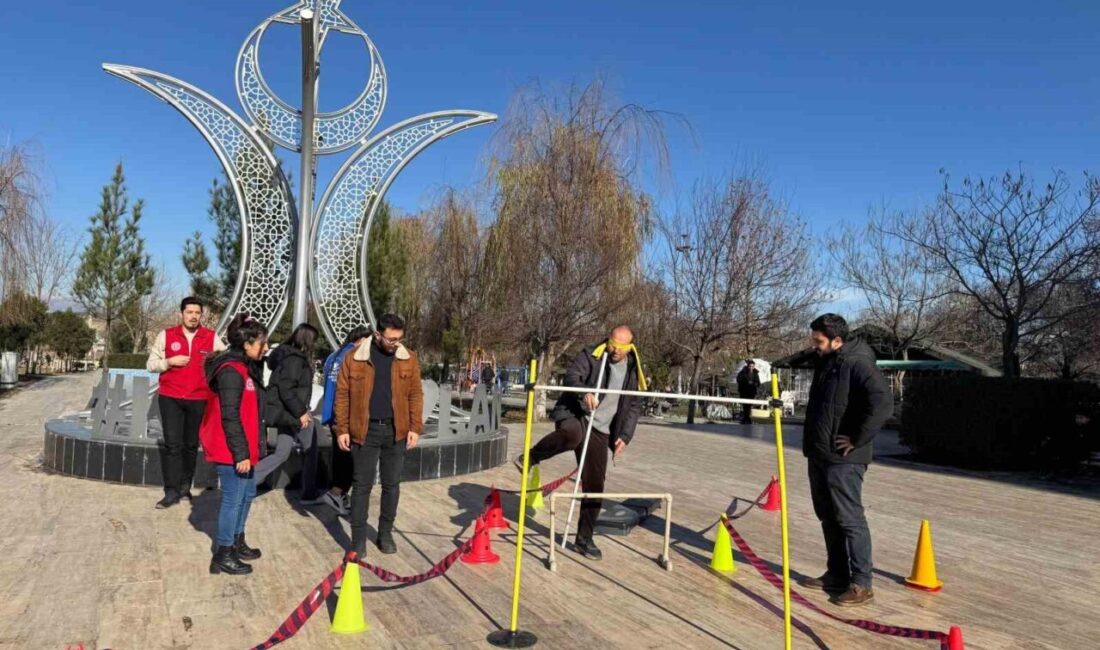 Siirt’te görme engelliler için farkındalık etkinliği düzenlendi Kurtalan ilçesinde görme engelliler
