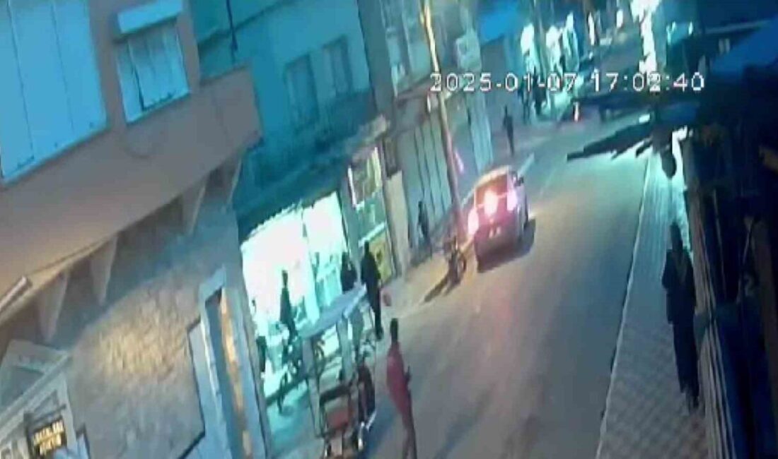 Sık sık kazaların yaşandığı dar sokakta, arka arkaya 3 kaza meydana geldi İskenderun'un Dumlupınar Mahallesinde sık