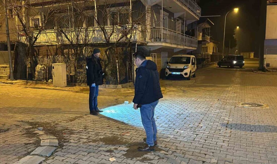 Uşak'ta hafif ticari araca ateş açılması sonucu 12 yaşındaki çocuk