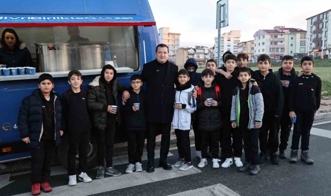 Silivri’de öğrencilere çorba ikram edildi Silivri Belediye Başkanı Bora