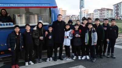 Silivri Belediye Başkanı Bora Balcıoğlu, gençlere destek olmak amacıyla sıcak