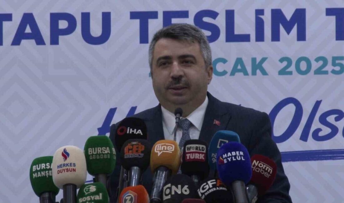 Yıldırım Belediye Başkanı Oktay Yılmaz, Şirinevler Mahallesi'nde gerçekleşen tapu teslim