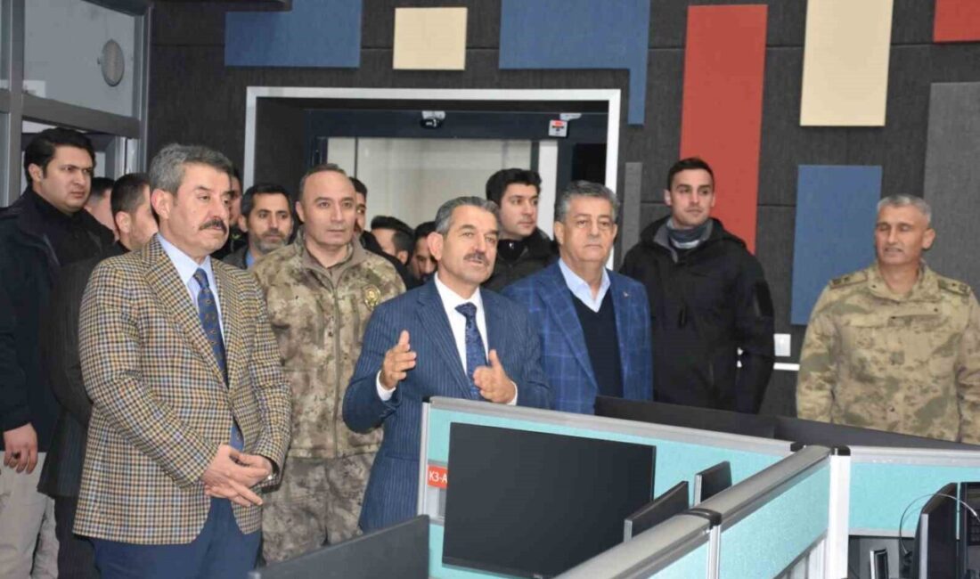 Şırnak Valisi Birol Ekici, güvenlik güçlerinin yeni yılını kutladı Şırnak Valisi Birol Ekici,