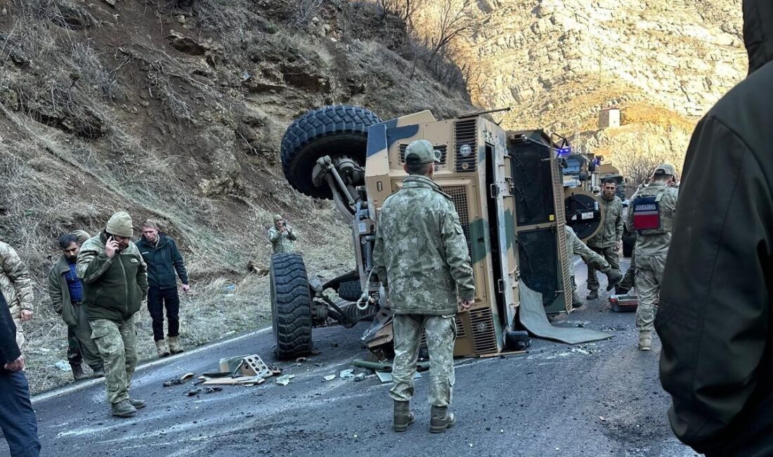 Şırnak’ta askeri araç devrildi: 2 asker yaralı Şırnak'ta askeri aracın devrilmesi