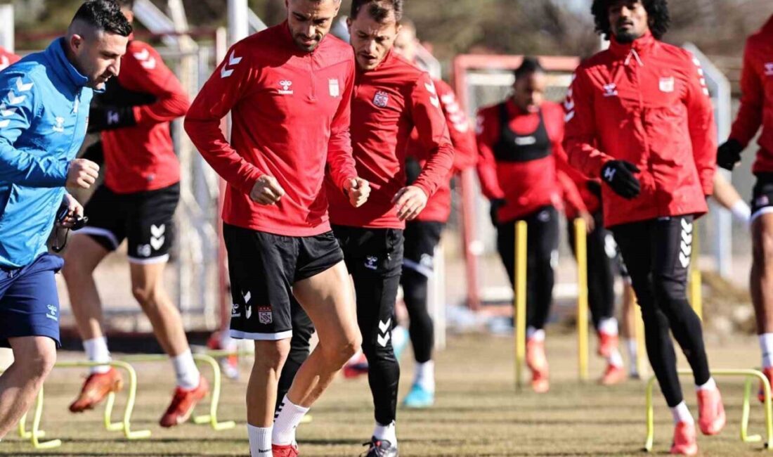 Sivasspor, Alanyaspor maçı öncesi antrenmanlarını sürdürdü. Teknik direktör Ömer Erdoğan