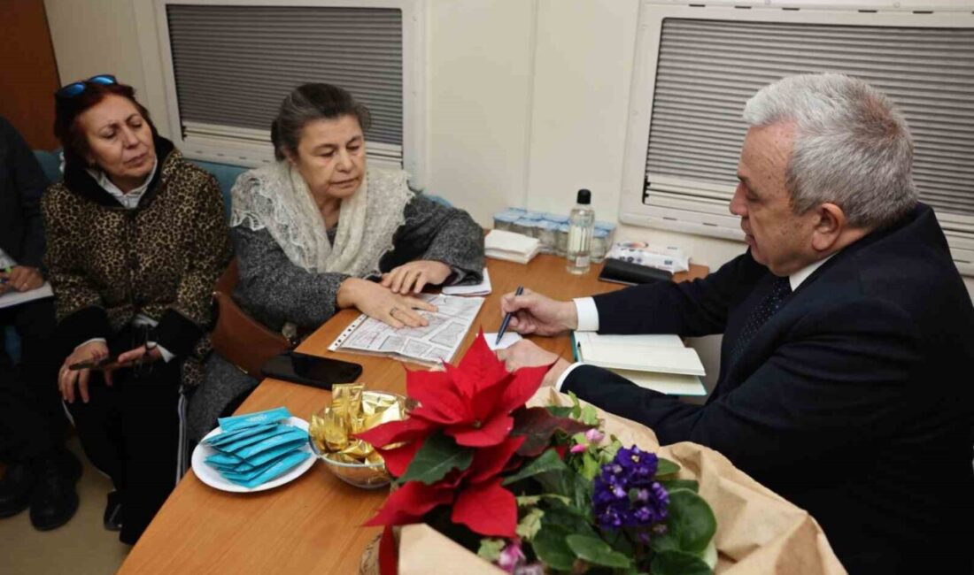 Nilüfer Belediye Başkanı Şadi Özdemir, İhsaniye Mahallesi'nde mahalle sakinlerinin talep
