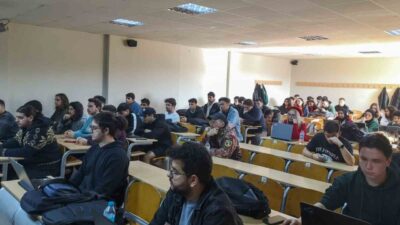 Sakarya Uygulamalı Bilimler Üniversitesi Bilişim Teknolojileri MYO, uzman eğitmenler eşliğinde