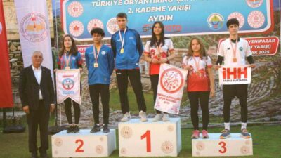 Aydın'ın Sultanhisar ilçesinde düzenlenen Türkiye Oryantiring Şampiyonası'nda başarılı olan yarışmacılara