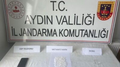İncirliova'da durdurulan araçta metamfetamin ve uyuşturucu malzemeler ele geçirildi. N.İ.