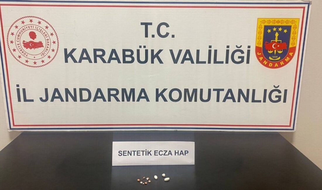 Şüpheli şahsın üzerinden sentetik ecza hap çıktı Karabük'te jandarma tarafından yapılan