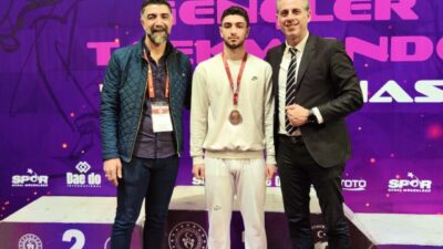 Elazığlı Bedirhan Kaya, Ankara'da düzenlenen Taekwondo Türkiye Şampiyonasında 73 kilo