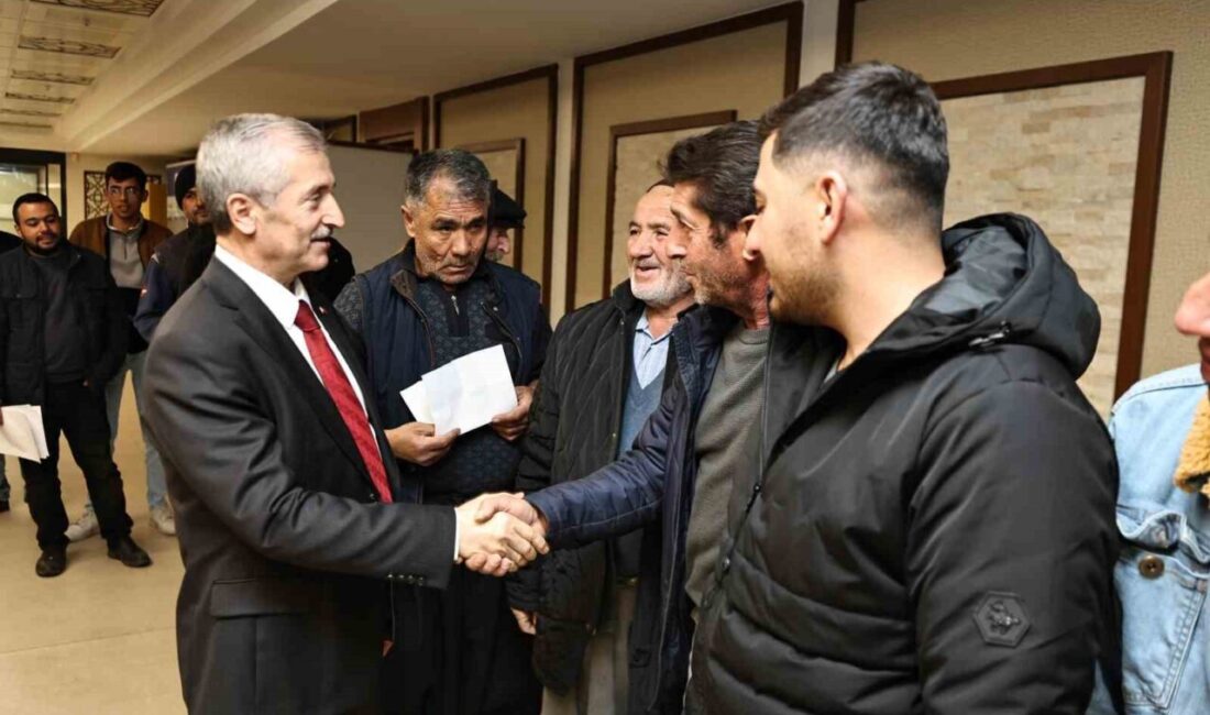 Şahinbey Belediye Başkanı Mehmet Tahmazoğlu, çiftçilere yem desteği için kayıt