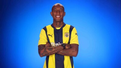 Fenerbahçe'nin yeni transferi Anderson Talisca, sarı-lacivertli formayı giymenin onurunu yaşadığını