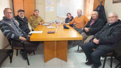 Tariş Zeytinyağı Birliği, Burhaniye'deki üreticileri endişelendiren zeytinyağı fiyatlarını açıkladı. Üreticiler,