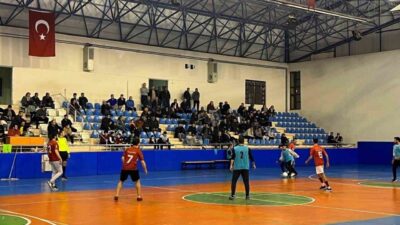 Denizli'nin Tavas Belediyesi tarafından düzenlenen Mahalleler Ligi Futsal Turnuvası, mahallelere