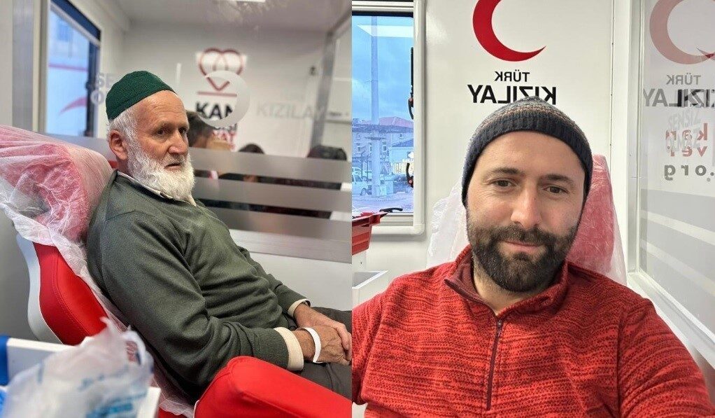 Tavşanlı’da baba oğul kan bağışladı Kızılay'ın hafta sonu düzenlediği