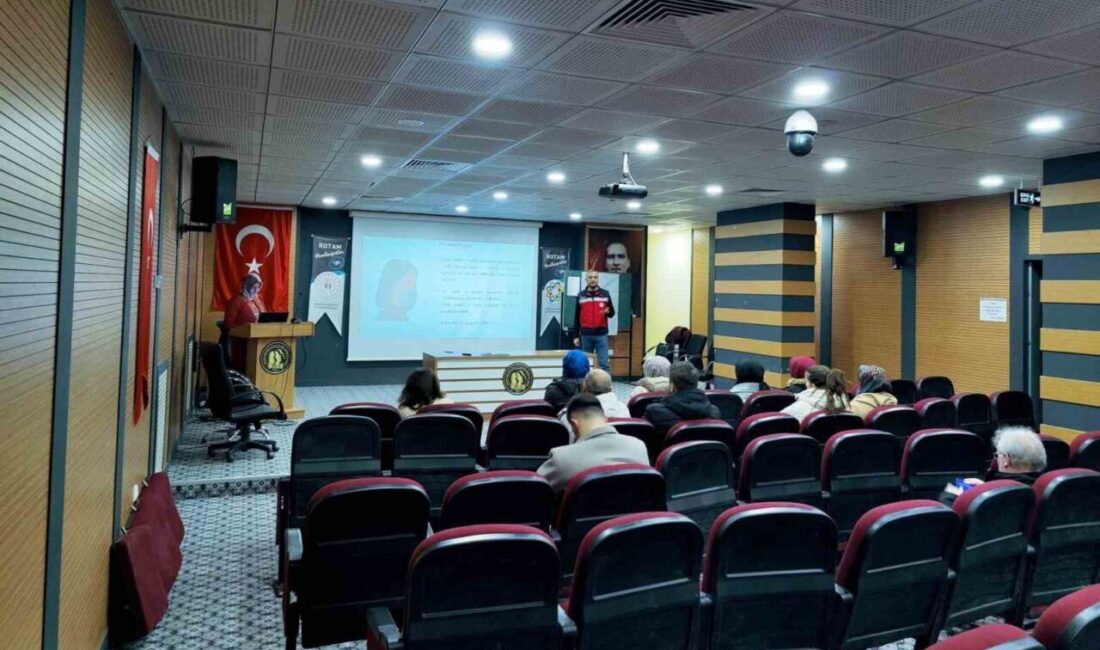 Tavşanlı'daki eğitim kurumlarındaki gıda işletmelerinde çalışan personele Özel Hijyen eğitimi