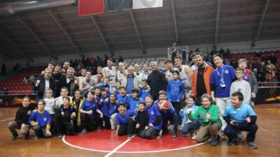 Kocaeli Büyükşehir Belediye Kağıtspor, Ankara Genç Akademi'yi 75-66 mağlup ederek