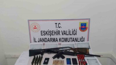 Eskişehir'de jandarma ekipleri tefecilik yaptığı belirlenen şahıslara operasyon düzenledi. 3