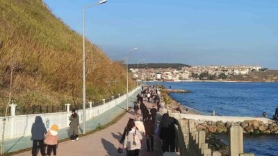 Tekirdağ'ın Süleymanpaşa ilçesinde hava güneşliyken vatandaşlar sahile akın etti. Alkaya