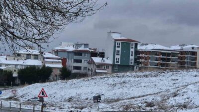 Süleymanpaşa'da yoğun kar yağışı şehri beyaza bürüdü. Meteoroloji uyarısı sonrası