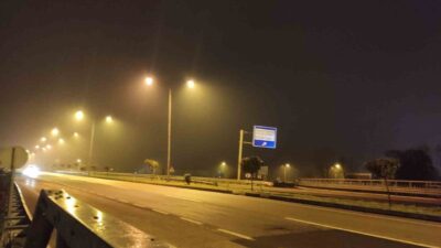 Tekirdağ'da gece saatlerinden itibaren etkili olan yoğun sis, sabahın erken