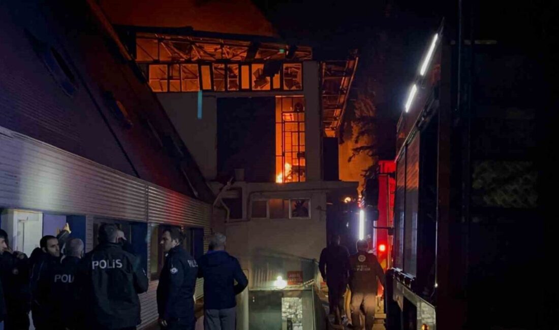 Osmangazi ilçesindeki tekstil fabrikasında çıkan patlama sonucu meydana gelen yangın